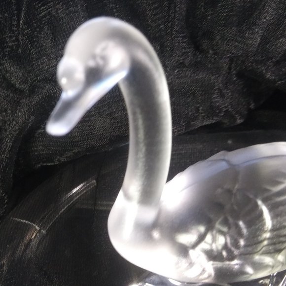 Goebel Swan Frosted Lead Crystal Figurine Paperweight very polished bottom - Picture 2 of 14